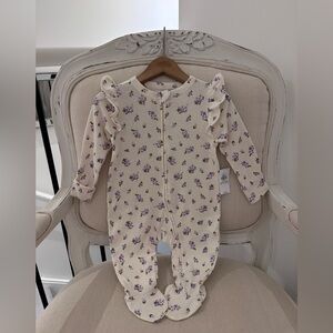 🤍 6~9 Mth Floral Ruffle 100% Cotton Footed One-Piece - Ivory with Purple Flowers